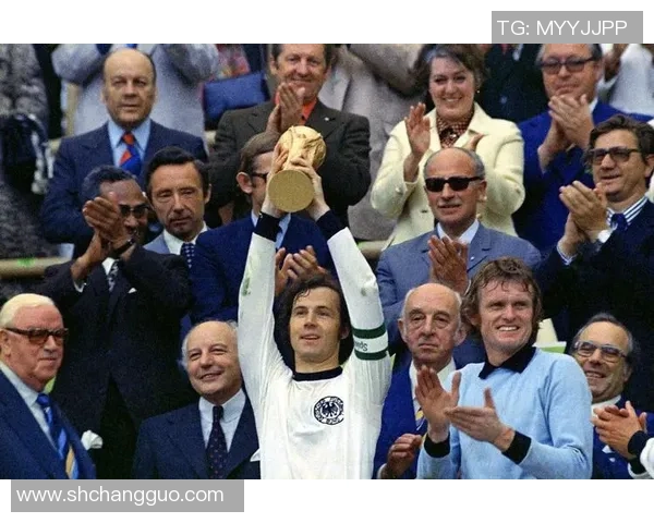 球星风采与经典瞬间全景呈现足球图文百科大全