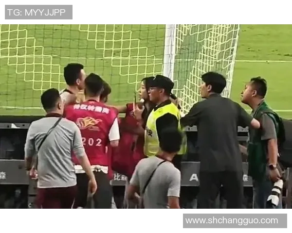 中国足球球星人品大比拼 谁是球场内外的真正榜样