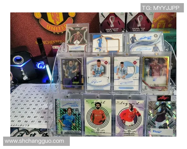 足球球星卡开箱体验与足球切割带来的独特乐趣分享